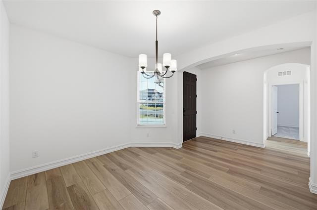 Photo - 765 Brozgold Ave