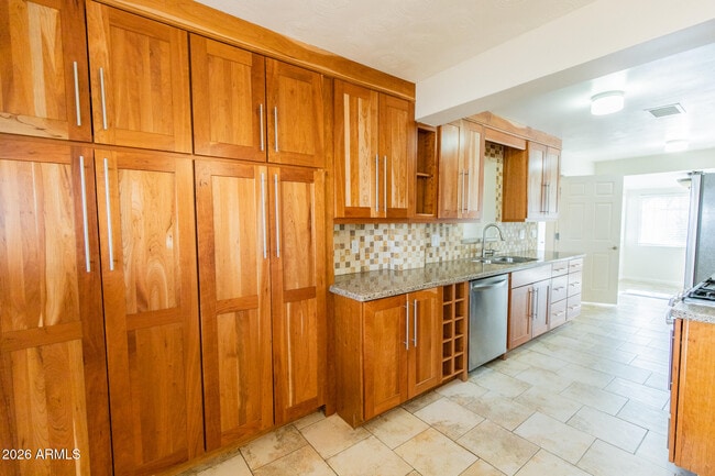 Photo - 1029 W Elna Rae St