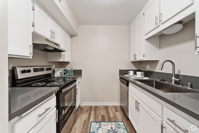 Building Photo - Hadley Apartments - A 55+ Lifestyle Community