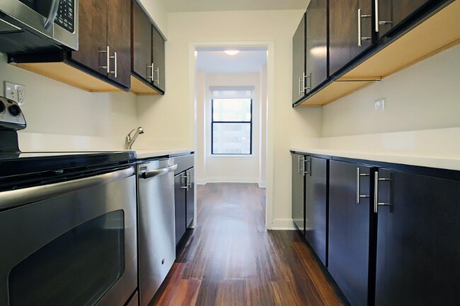 Photo - 231 E Chestnut St