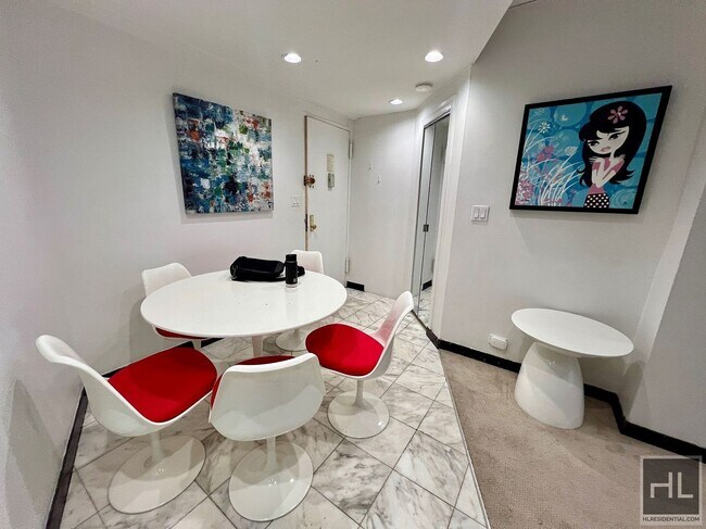 Photo - E 47 st Unit 8