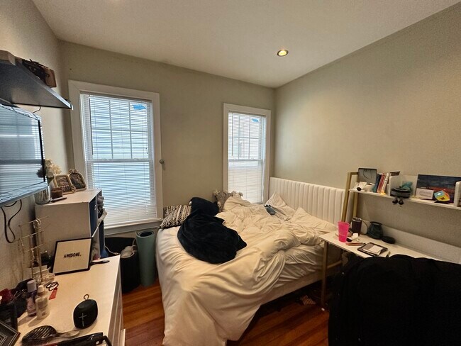 Photo - 148 Hillside St Unit 3
