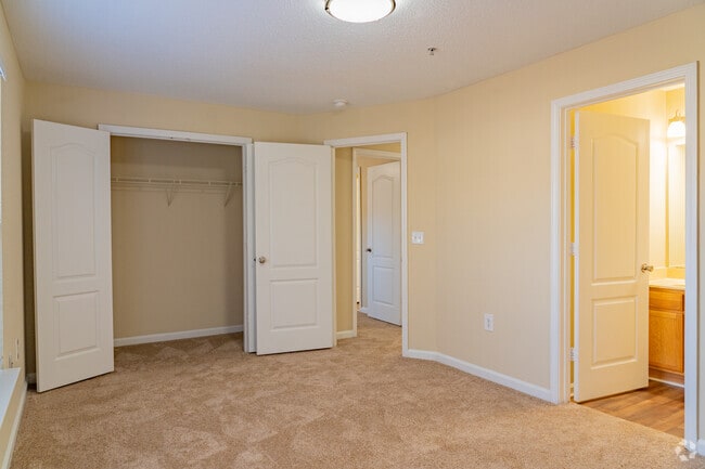 2BR, 2BA - 1050SF - Secondary Bedroom