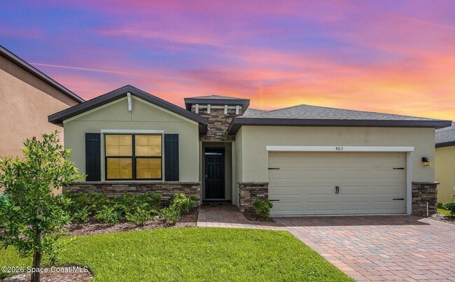 Building Photo - 463 Old Country Rd S E