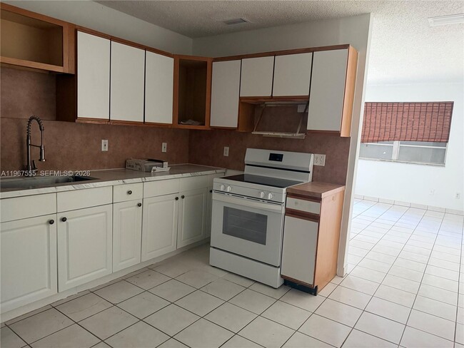 Building Photo - 28150 SW 153rd Ave Unit 28150