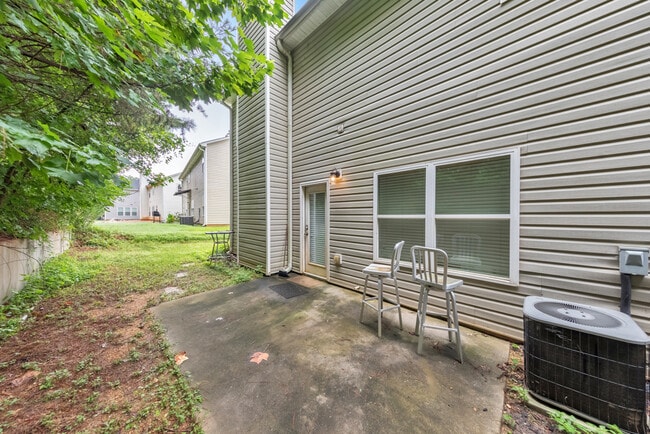 Photo - 179 Holbrook Dr
