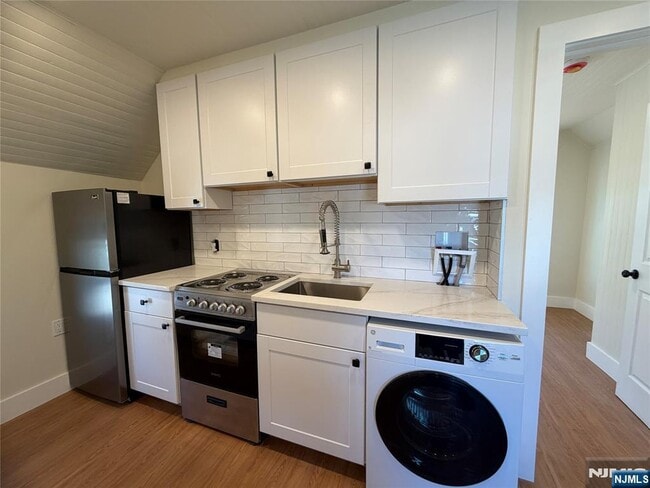 Building Photo - 183 Franklin St