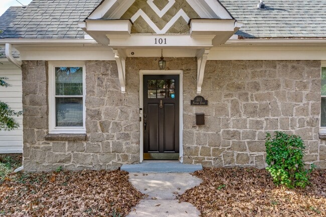 Photo - Leasing Now! - Charming 3-Bed, 2-Bath Stone Cottage in Shandon/Wales Garden - Walk to 5 Points! Unit 1