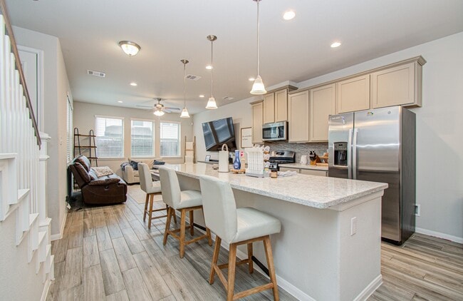 Photo - 5543 Evanston Ln