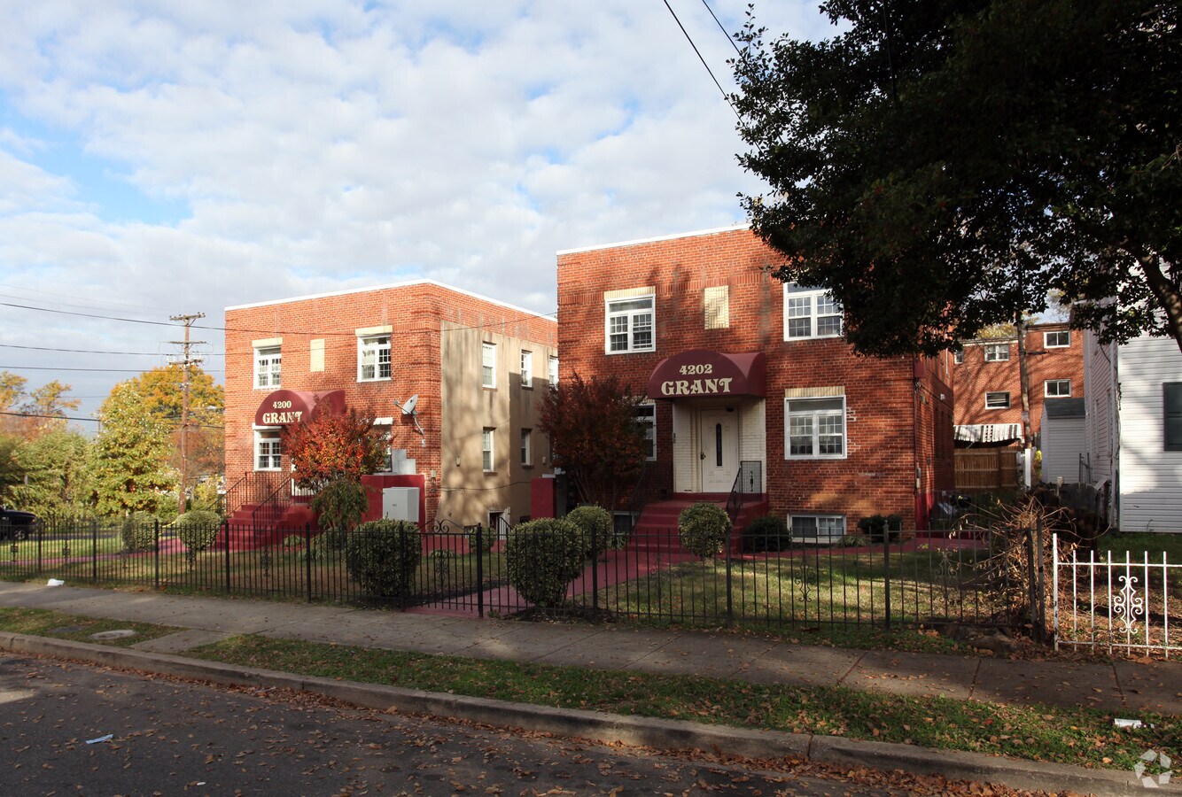 Photo - 4200-4202 Grant St NE Apartments
