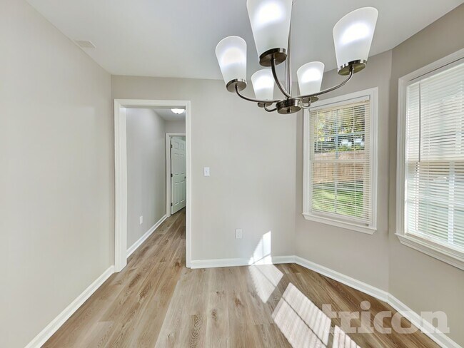 Photo - 3560 Erdly Ln