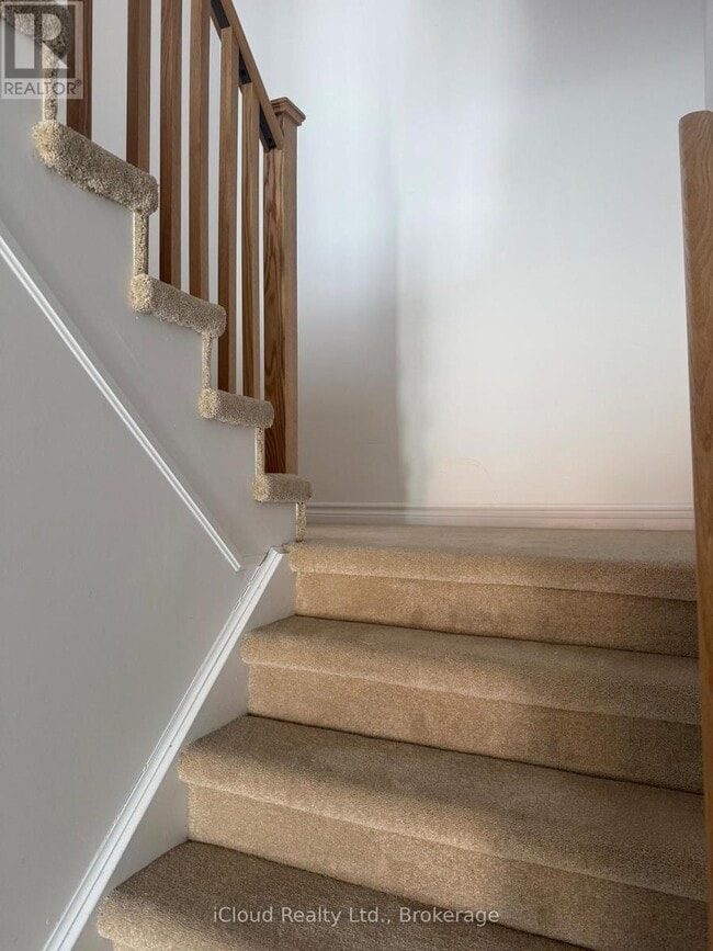 Photo - 386 Centre St