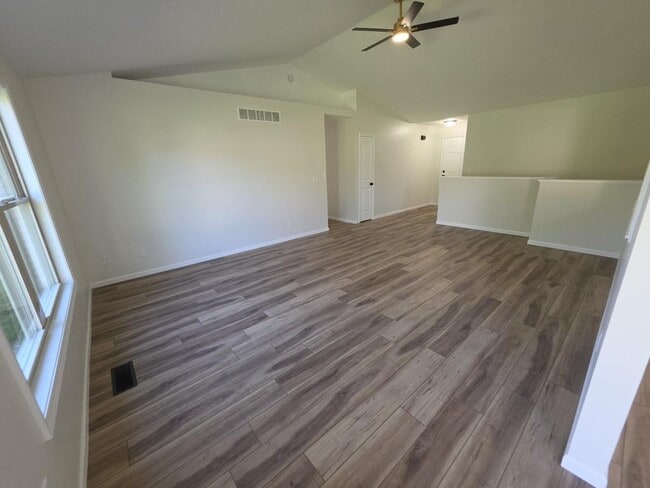 Photo - 1813 Rambling Rose Ln