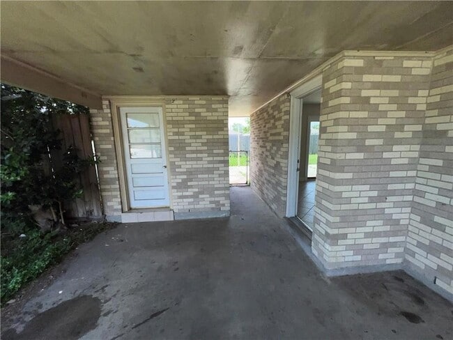 Photo - 2500 Campagna Dr