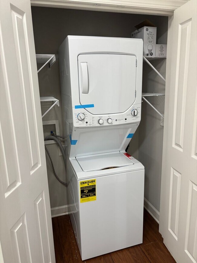 Photo - 2 Bedroom, 2 Bath condo in Oxford Unidad 93