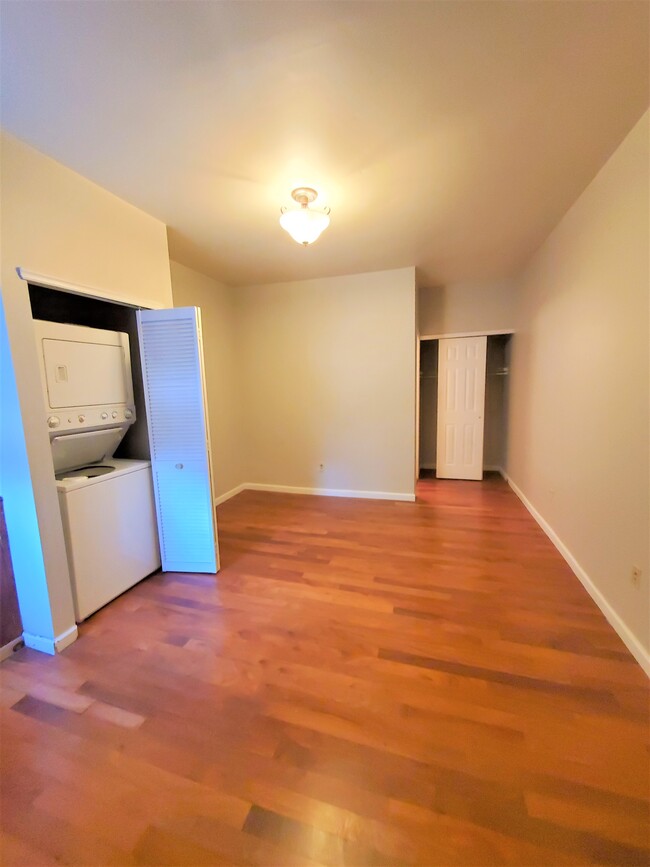 Photo - 1314 Walnut St Apartments Unit 3S