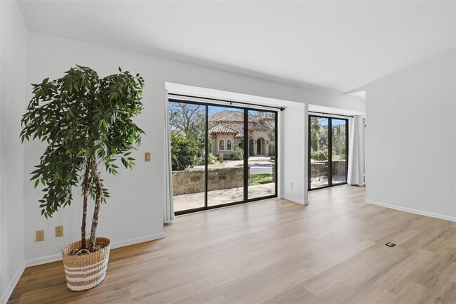 Photo - 100 Bay Point Dr