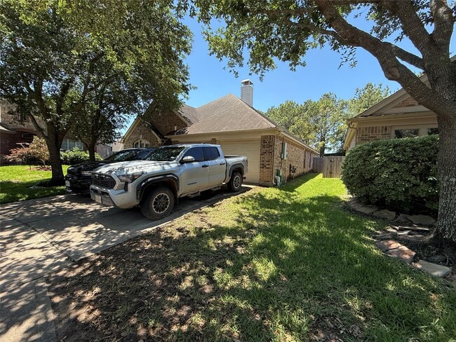 Photo - 7418 Lakesage Ln