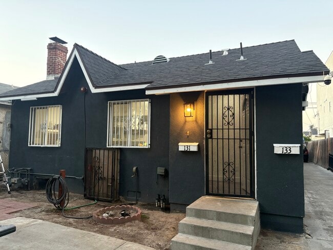 Building Photo - 131 E 84th Pl