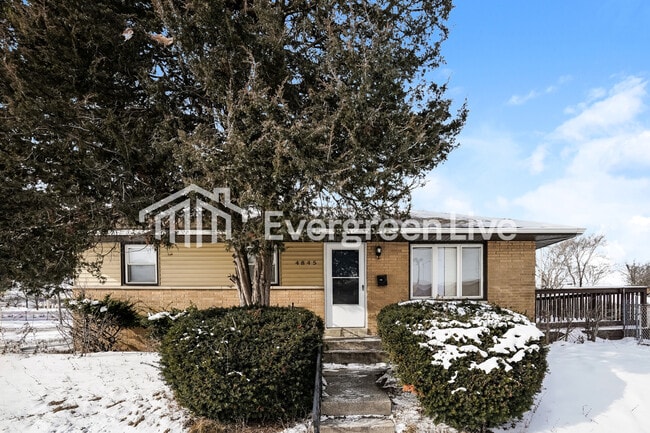 Building Photo - 4845 N 82nd St