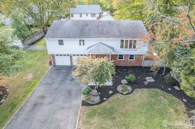 927 Wood Ave