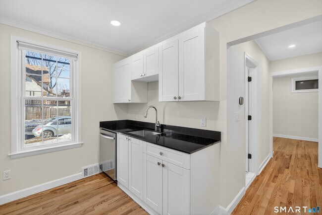 Photo - 195 Laurel Pl