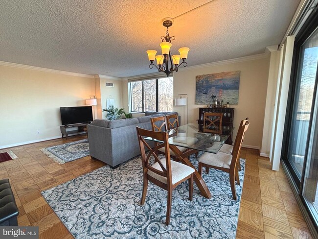 Photo - 5225 Pooks Hill Rd Unidad 528N