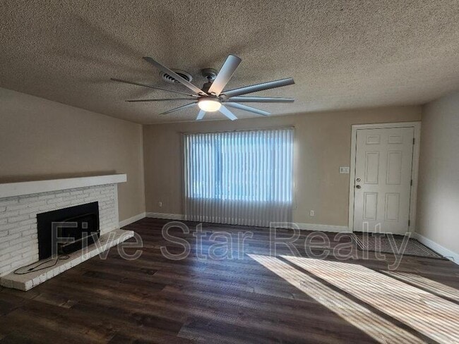 Photo - 2417 Foust St