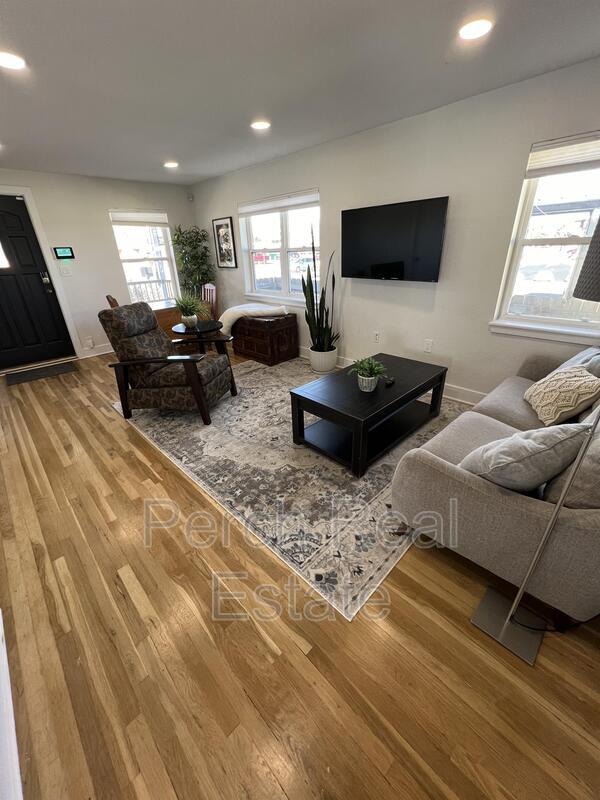 Photo - 390 S Garrison St