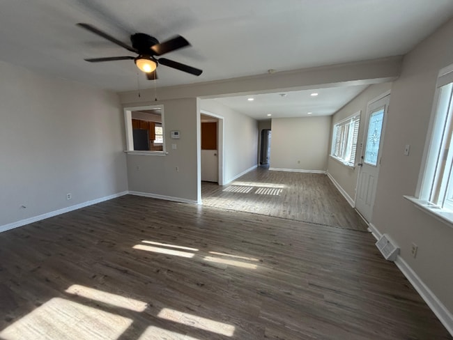 Photo - 111 Gunning Bedford Dr