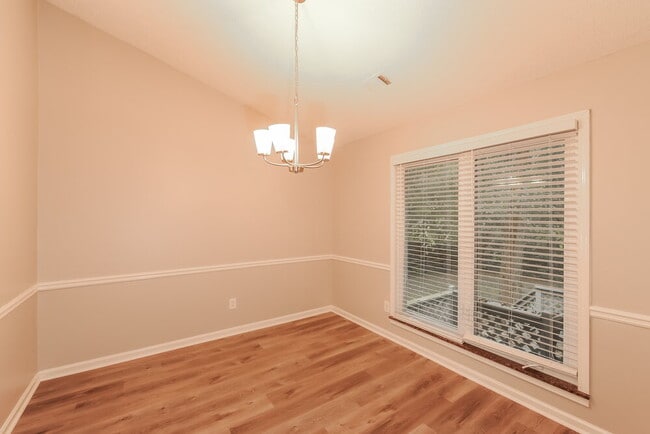 Photo - 110 River Oaks Dr