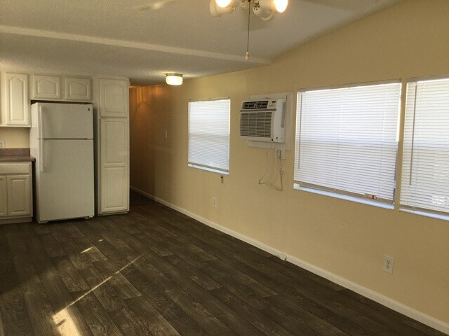 Photo - Spacious 3/2 Mobile Home