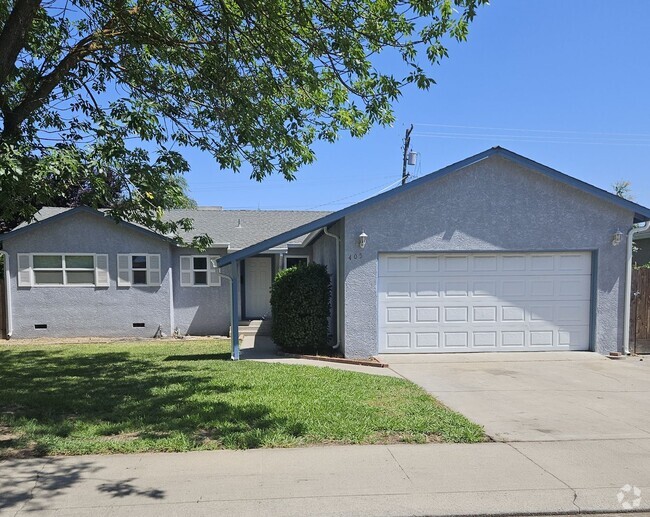 Building Photo - Charming 3 Bedroom, 2 Bath Home w/Large Ba...