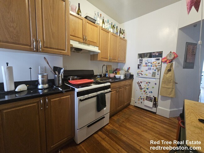 53 Joy St Unit 4
