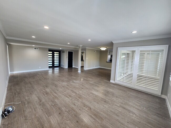 Photo - 17200 Willard St