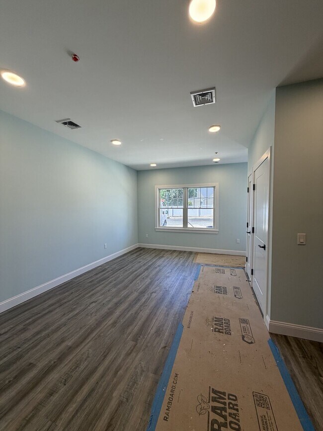 558 Newbridge Rd