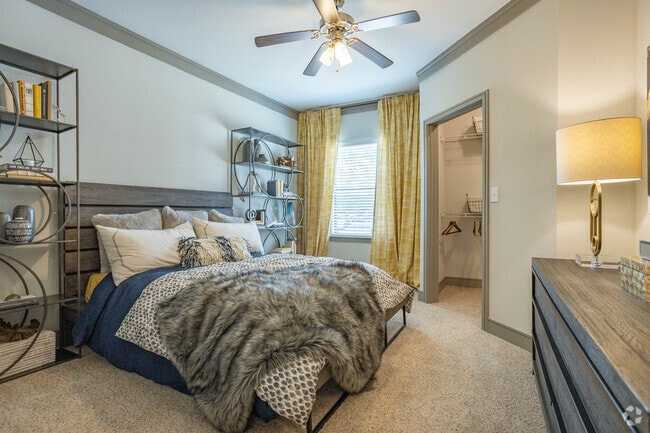 2 BR, 2 BA - 1,103 SF