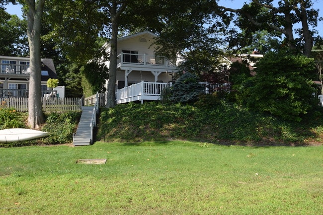 Photo - 637 Beacon Blvd