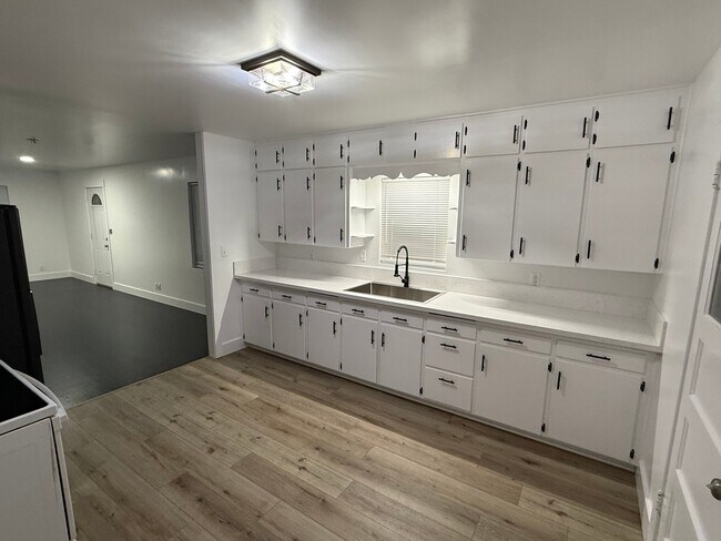 Photo - 207 E Monroe St Unidad A