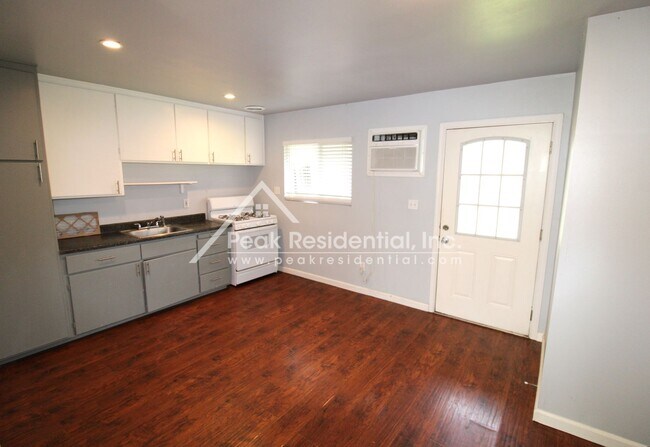 Photo - Carmichael 2bd/1ba Duplex near Manzanita & Auburn Blvd