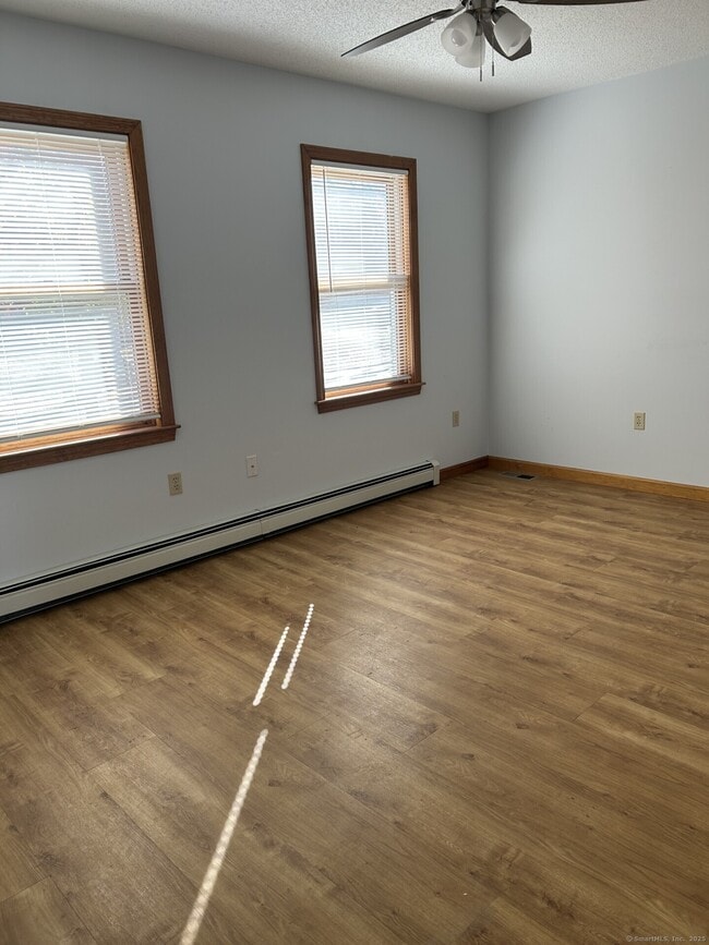 Photo - 176 N Cherry St Unidad 1