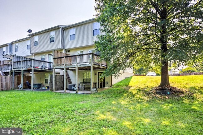 Photo - 213 Copperfield Ln