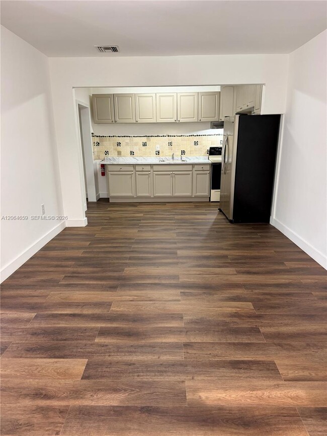 Photo - 1200 NW 37th Ave Unit 2