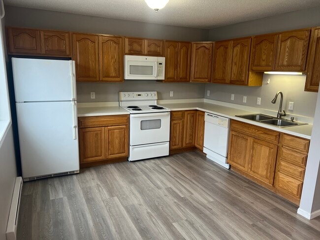 Building Photo - 615 11th Street Southwest