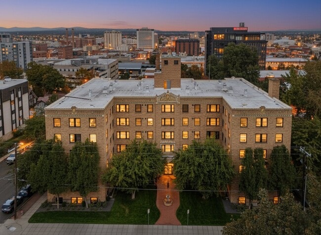 Building Photo - The Roosevelt Apartments