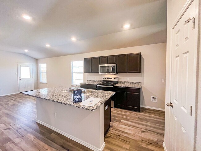 Photo - *PENDING* Gorgeous New Build for RENT!