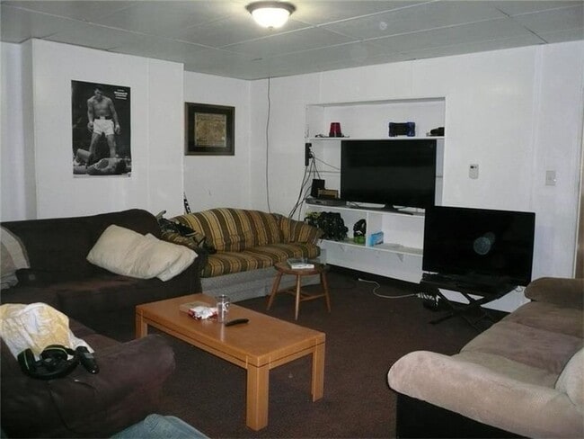 Photo - 154 Robinson St