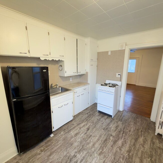 Photo - 641 Parkwood St NE Unit 641 Parkwood St NE -  3