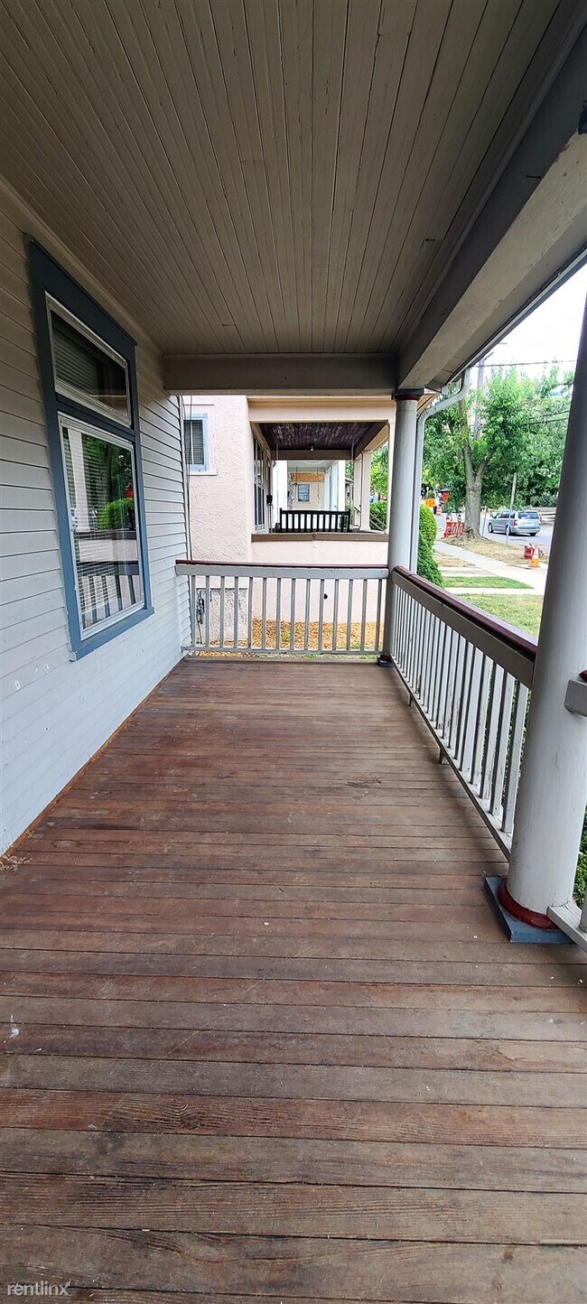 Photo - 710 S Division St