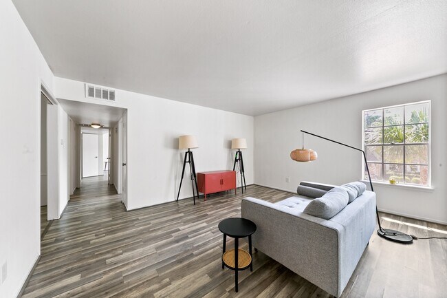 Photo - 361 N Post Oak Ln Unit 231